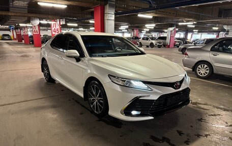 Toyota Camry, 2021 год, 3 900 000 рублей, 4 фотография