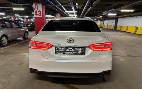 Toyota Camry, 2021 год, 3 900 000 рублей, 5 фотография