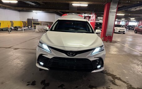 Toyota Camry, 2021 год, 3 900 000 рублей, 7 фотография