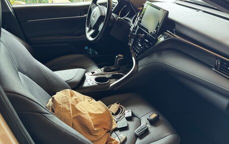 Toyota Camry, 2021 год, 3 900 000 рублей, 11 фотография