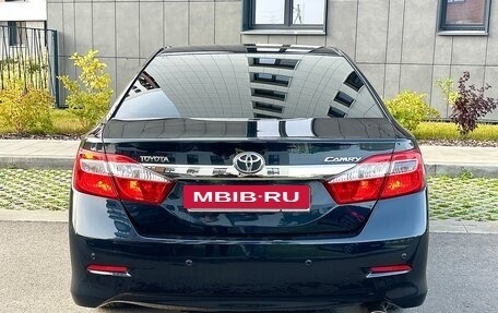Toyota Camry, 2014 год, 1 990 000 рублей, 6 фотография