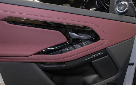Land Rover Range Rover Evoque II, 2024 год, 6 300 000 рублей, 15 фотография