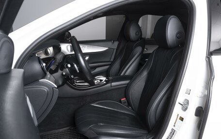 Mercedes-Benz E-Класс, 2018 год, 3 817 000 рублей, 10 фотография