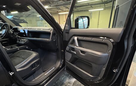 Land Rover Defender II, 2021 год, 13 000 000 рублей, 25 фотография