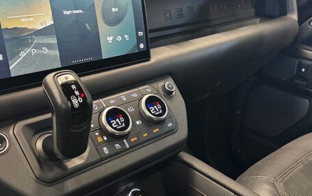 Land Rover Defender II, 2021 год, 13 000 000 рублей, 32 фотография