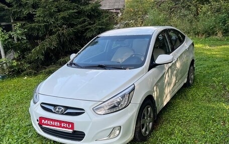 Hyundai Solaris II рестайлинг, 2013 год, 525 000 рублей, 2 фотография