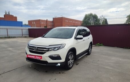 Honda Pilot III рестайлинг, 2016 год, 2 400 000 рублей, 2 фотография