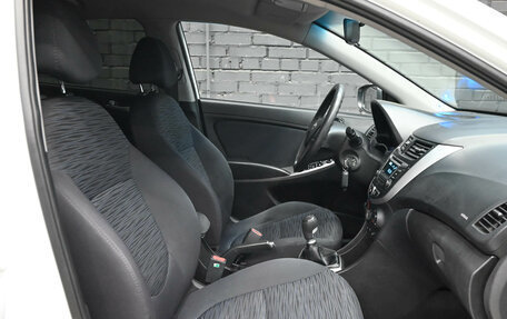 Hyundai Solaris II рестайлинг, 2014 год, 800 000 рублей, 10 фотография