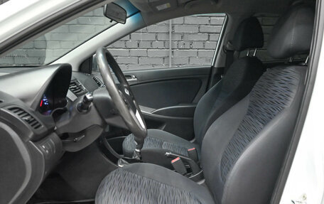 Hyundai Solaris II рестайлинг, 2014 год, 800 000 рублей, 18 фотография