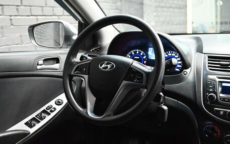 Hyundai Solaris II рестайлинг, 2014 год, 800 000 рублей, 12 фотография