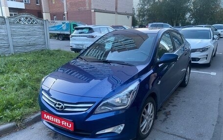Hyundai Solaris II рестайлинг, 2015 год, 860 000 рублей, 1 фотография