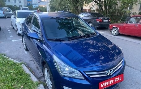 Hyundai Solaris II рестайлинг, 2015 год, 860 000 рублей, 3 фотография
