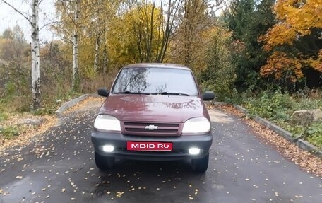 Chevrolet Niva I рестайлинг, 2003 год, 350 000 рублей, 1 фотография