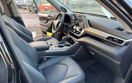 Toyota Highlander, 2025 год, 5 700 000 рублей, 10 фотография
