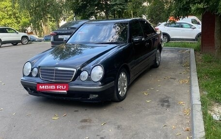 Mercedes-Benz E-Класс, 2000 год, 750 000 рублей, 3 фотография