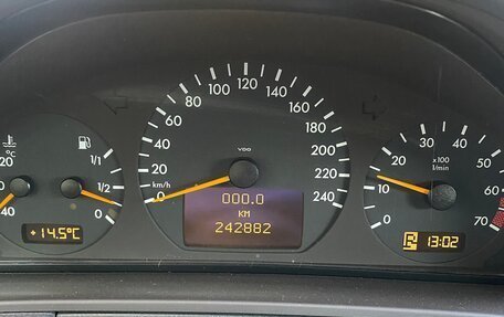 Mercedes-Benz E-Класс, 2000 год, 750 000 рублей, 9 фотография