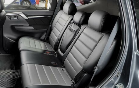 Mitsubishi Pajero IV, 2019 год, 3 400 000 рублей, 9 фотография