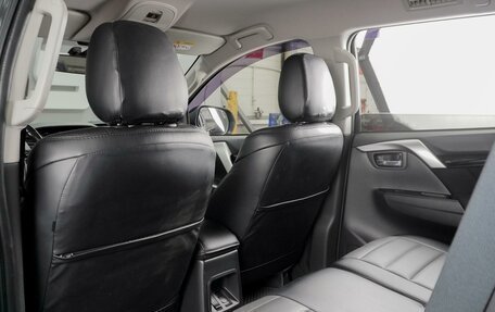 Mitsubishi Pajero IV, 2019 год, 3 400 000 рублей, 11 фотография
