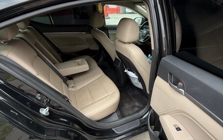 Hyundai Elantra VI рестайлинг, 2016 год, 1 100 000 рублей, 14 фотография