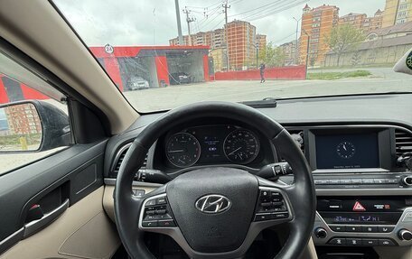 Hyundai Elantra VI рестайлинг, 2016 год, 1 100 000 рублей, 17 фотография