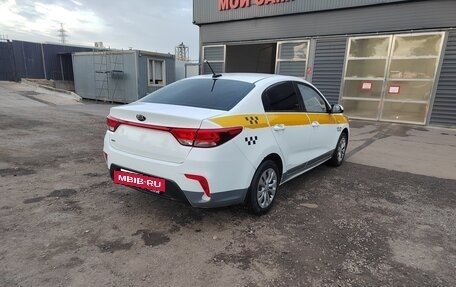 KIA Rio IV, 2018 год, 860 000 рублей, 3 фотография