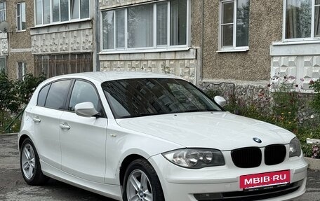 BMW 1 серия, 2011 год, 1 200 000 рублей, 3 фотография