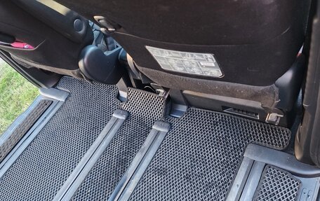 Toyota Voxy III, 2017 год, 2 250 000 рублей, 10 фотография