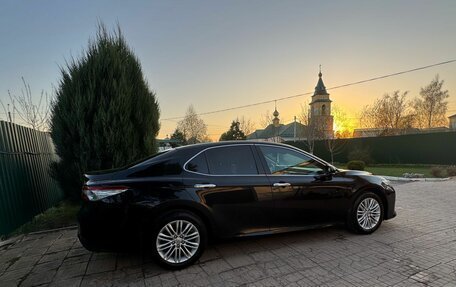 Toyota Camry, 2020 год, 3 300 000 рублей, 2 фотография