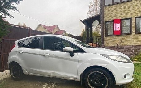 Ford Fiesta, 2011 год, 530 000 рублей, 2 фотография