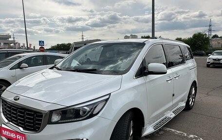 KIA Carnival III, 2019 год, 2 800 000 рублей, 10 фотография
