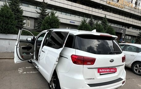 KIA Carnival III, 2019 год, 2 800 000 рублей, 9 фотография