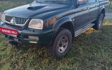 Mitsubishi L200 III рестайлинг, 2004 год, 700 000 рублей, 8 фотография