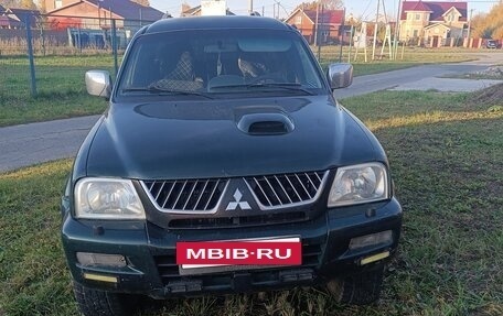 Mitsubishi L200 III рестайлинг, 2004 год, 700 000 рублей, 2 фотография
