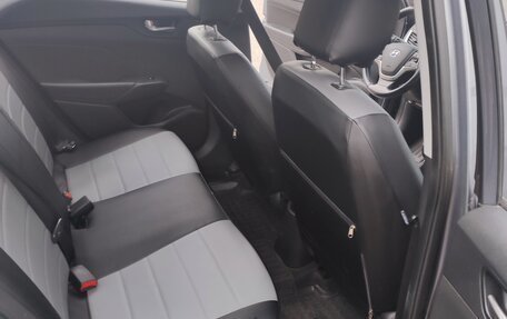 Hyundai Solaris II рестайлинг, 2018 год, 920 000 рублей, 3 фотография