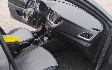 Hyundai Solaris II рестайлинг, 2018 год, 920 000 рублей, 4 фотография