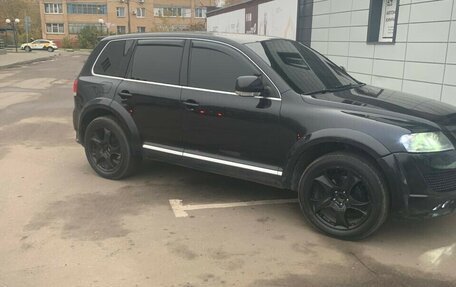 Volkswagen Touareg III, 2005 год, 1 050 000 рублей, 3 фотография