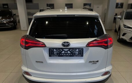 Toyota RAV4, 2016 год, 2 199 000 рублей, 2 фотография