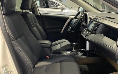 Toyota RAV4, 2016 год, 2 199 000 рублей, 18 фотография