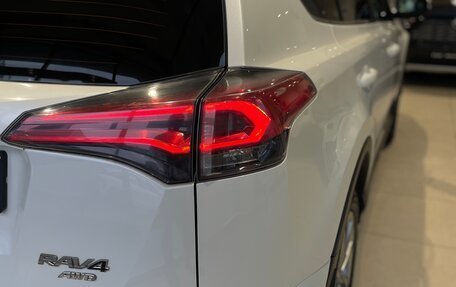 Toyota RAV4, 2016 год, 2 199 000 рублей, 14 фотография