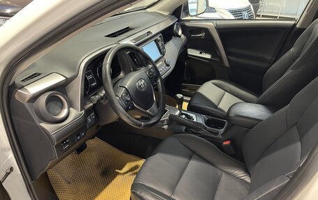Toyota RAV4, 2016 год, 2 199 000 рублей, 16 фотография