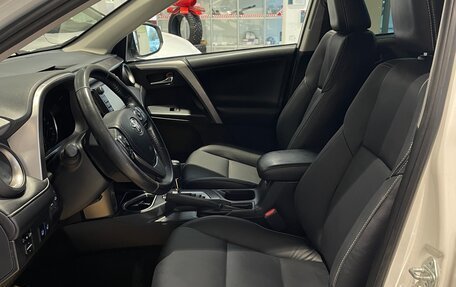 Toyota RAV4, 2016 год, 2 199 000 рублей, 17 фотография