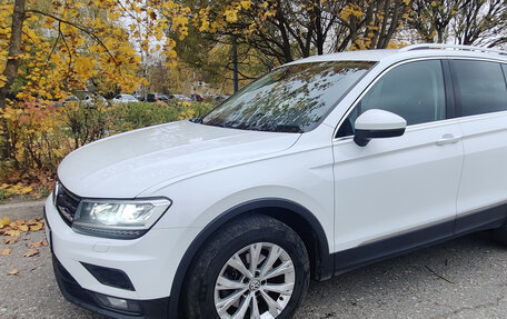 Volkswagen Tiguan II, 2019 год, 2 290 000 рублей, 2 фотография