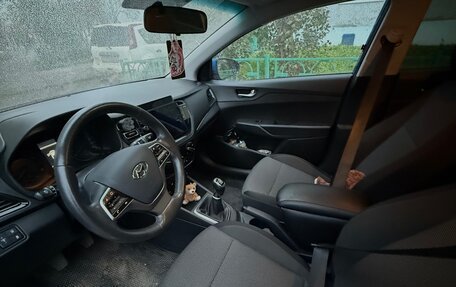 Hyundai Solaris II рестайлинг, 2021 год, 1 750 000 рублей, 7 фотография