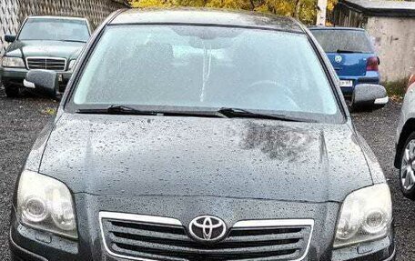 Toyota Avensis III рестайлинг, 2006 год, 850 000 рублей, 1 фотография