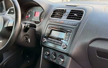 Volkswagen Polo VI (EU Market), 2011 год, 737 000 рублей, 17 фотография