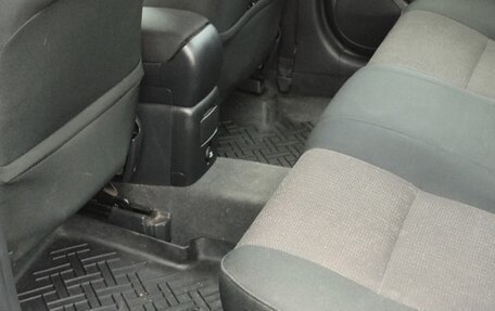 Toyota Avensis III рестайлинг, 2006 год, 850 000 рублей, 10 фотография