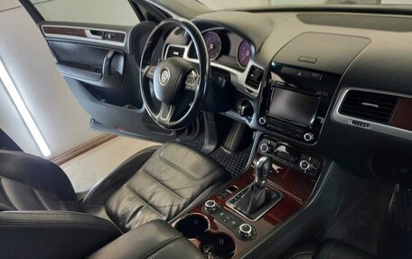 Volkswagen Touareg III, 2012 год, 2 150 000 рублей, 28 фотография