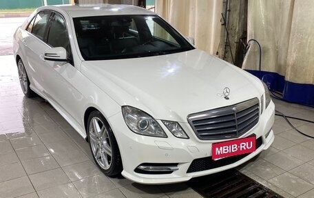 Mercedes-Benz E-Класс, 2012 год, 2 100 000 рублей, 1 фотография