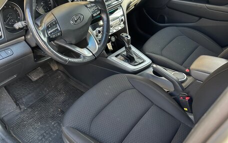Hyundai Elantra VI рестайлинг, 2019 год, 1 750 000 рублей, 6 фотография