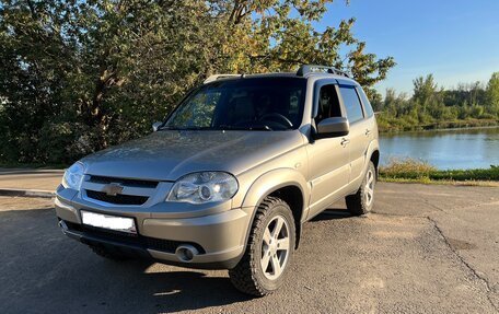 Chevrolet Niva I рестайлинг, 2015 год, 750 000 рублей, 6 фотография